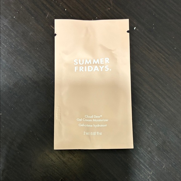 Summer Fridays Other - Summer Fridays Cloud Dew Gel Cream in Tan